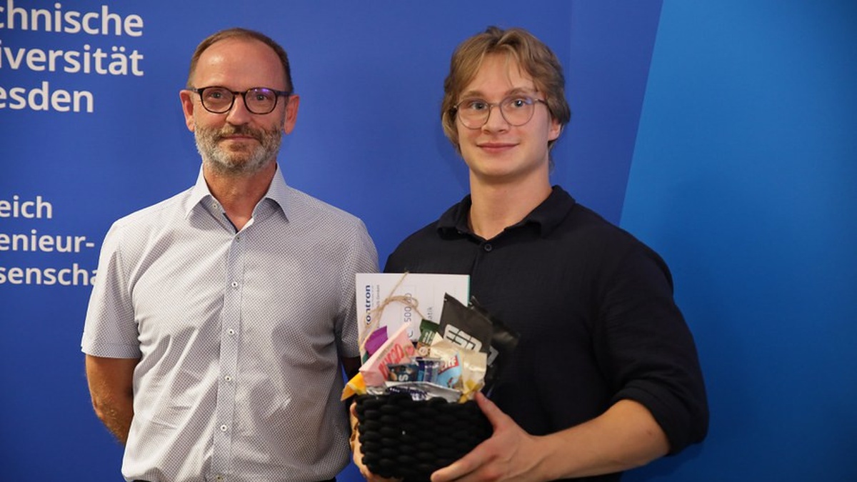 Louis Gröger erhält den Kontron AIS-Preis