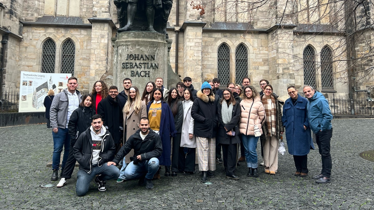 Gruppenfoto der Winterschool zu KI, Medien und Demokratie in Leipzig