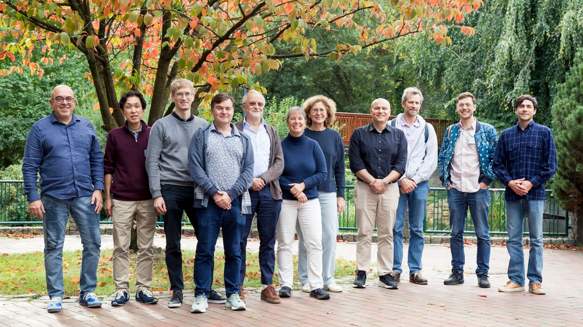 (von links nach rechts) Markos Katsoulakis, Kenji Fukumizu, Benjamin Gess, Matus Telgarsky, Jürgens Jost, Gitta Kutyniok, Gabriele Steidl, Nihat Ay, Francis Bach, Lénaïc Chizat, Guido Montúfar