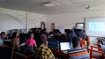 Peter Stadler lehrt die AI-Masterclass an der University of Zambia